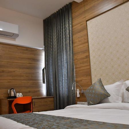 Adhikrishna Arcade Hotel Erode Exterior photo