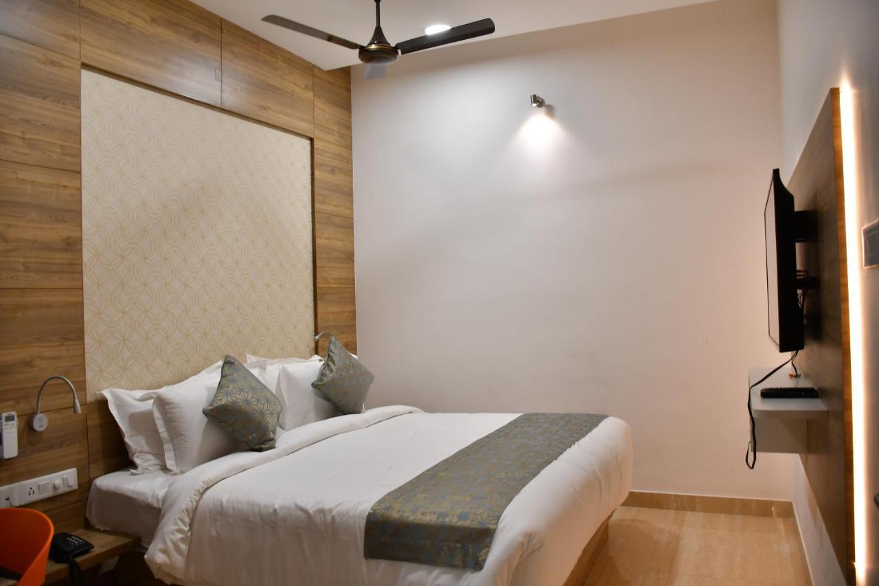 Adhikrishna Arcade Hotel Erode Exterior photo