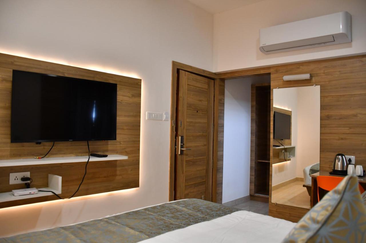 Adhikrishna Arcade Hotel Erode Exterior photo